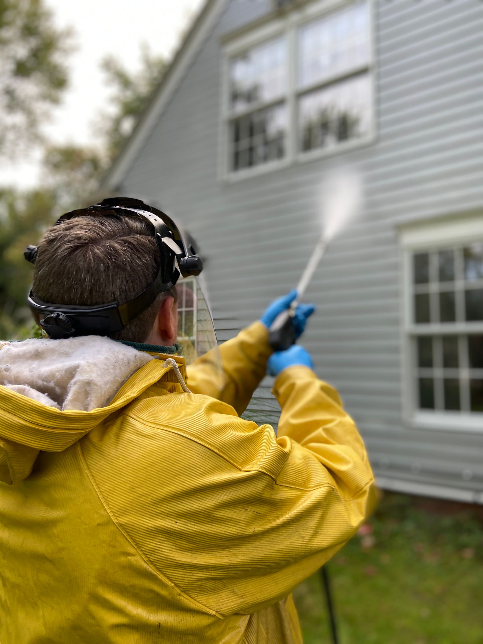 R&B Pressure Cleaning at work